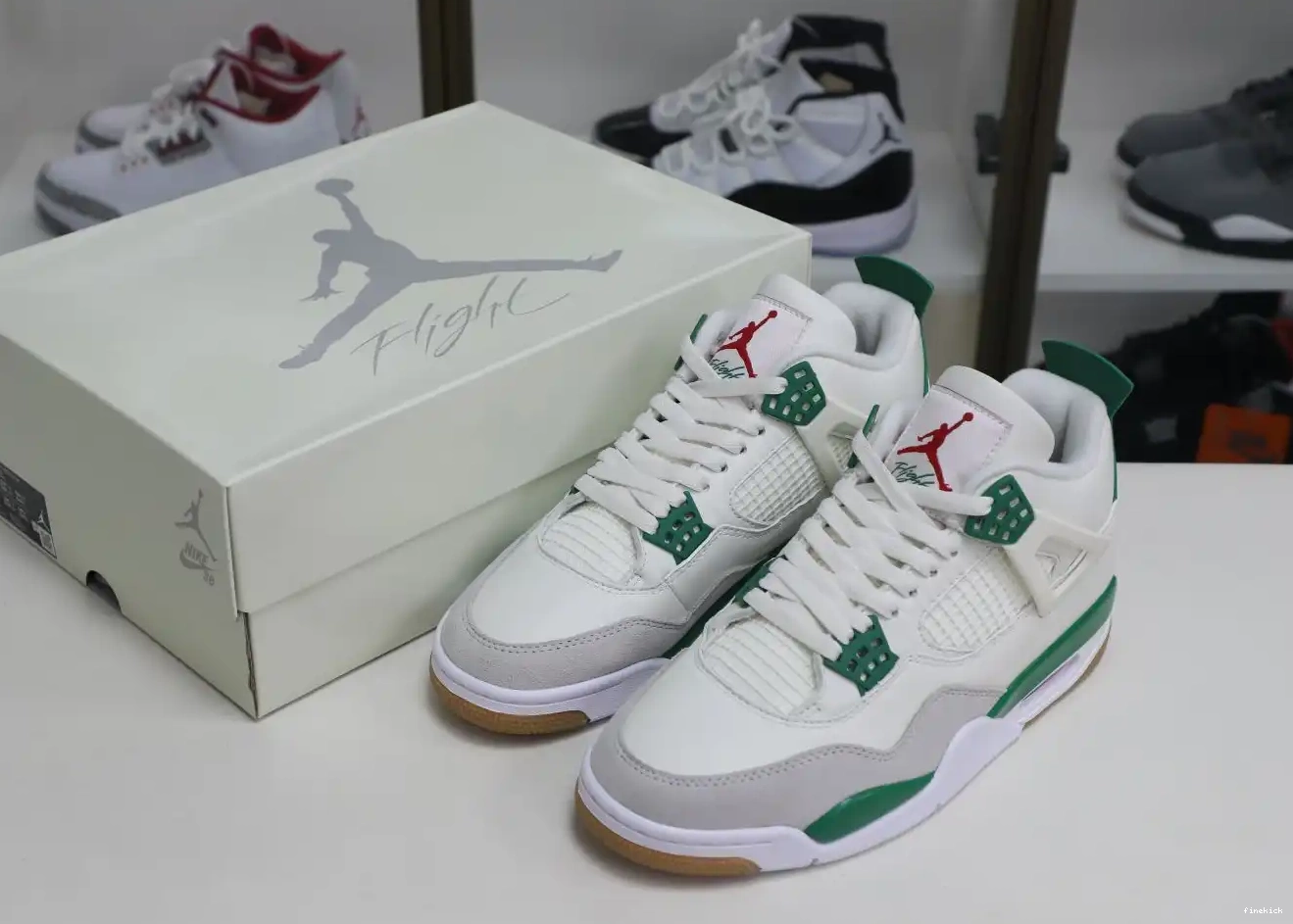 RETRO SB 4 NIKE JORDAN 'PINE AIR X GREEN' 0504